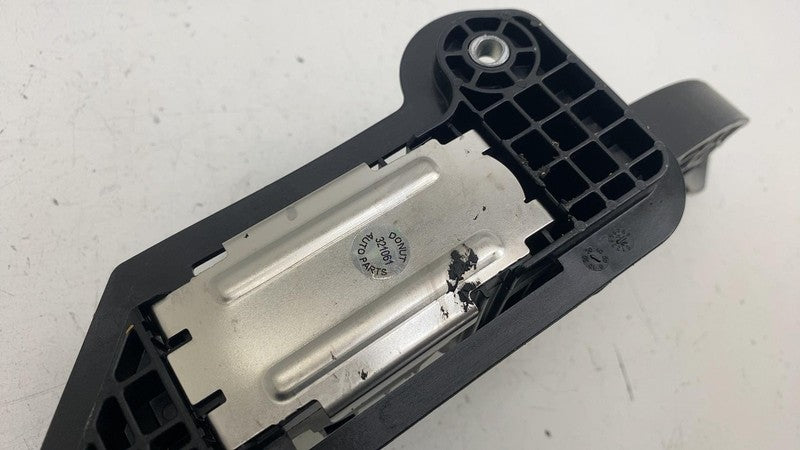 86561515 ⭕ 2019-2025 Chevrolet Silverado 1500 Front Accelerator Gas Pedal Sensor 86561515