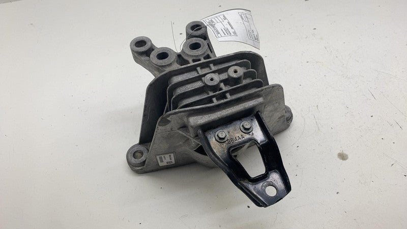 68224746AD ⭕ 17-24 Chrysler Pacifica Engine Right Frame Mount Support Bracket RH 68224746AD