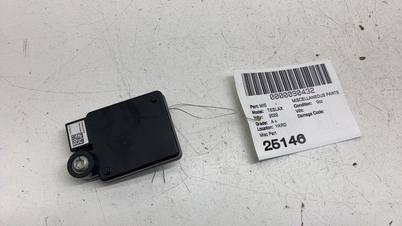 ⭕ 2021-2025 Tesla Model X Interior Cabin Radar Sensor Module Unit 1607