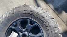 ⭕ 2019-2023 Jeep Wrangler 17x7.5 ET44.45 Wheel Rim w/ Toyo Tire 35x12.50R17LT