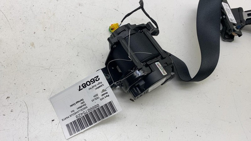 1068130-01-B ⭕ 24-25 Tesla Model 3 M3 Front Right 1st Row Seat Belt & Retractor 1856706-N1-D