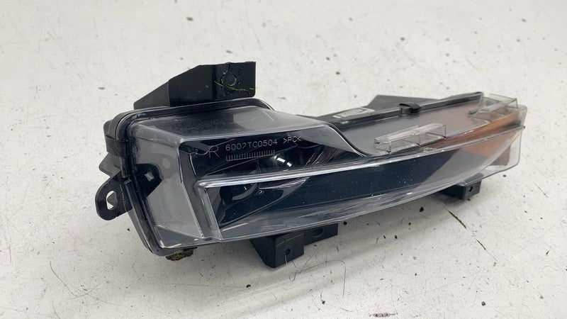 ⭕ 17-23 Model 3 M3 Front Right Foglamp Turn Signal Base Fog Light 1077