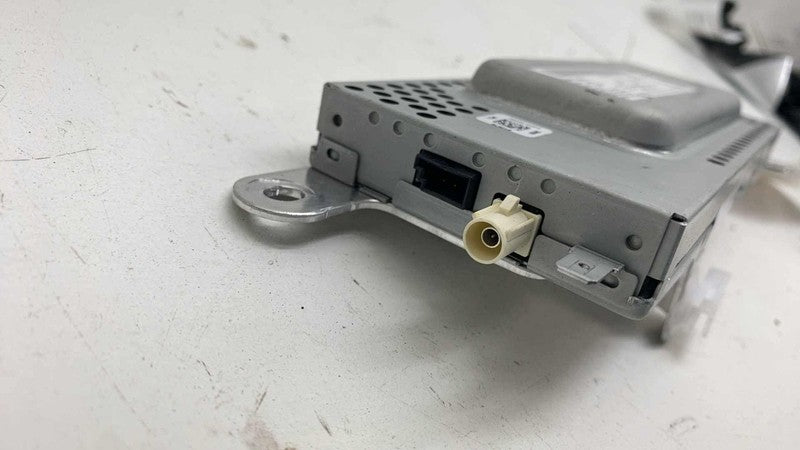 107974900D ⭕ 2017-2023 Tesla Model 3 Harman Becker Radio FM/HD Receiver Module 1079749-00-D