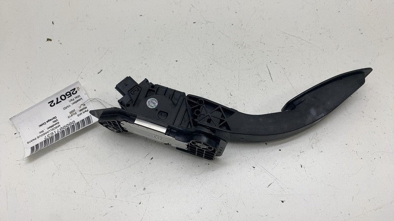 86561515 ⭕ 2019-2025 Chevrolet Silverado 1500 Front Accelerator Gas Pedal Sensor 86561515