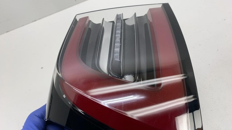 1077399 ⭕ 2017-2022 Tesla Model 3 Rear Exterior Taillight Outer Tail Lamp Left 1077397