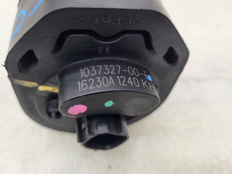 2016-2020 Tesla Model S X Cooling System Auxiliary Water Coolant Pump FWD Assy