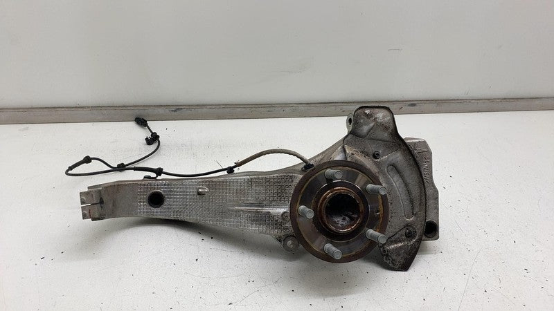 600701800C 12-15 Model S Front Right Spindle Knuckle w/ Wheel Hub & Sensor RWD 6007018-00-C