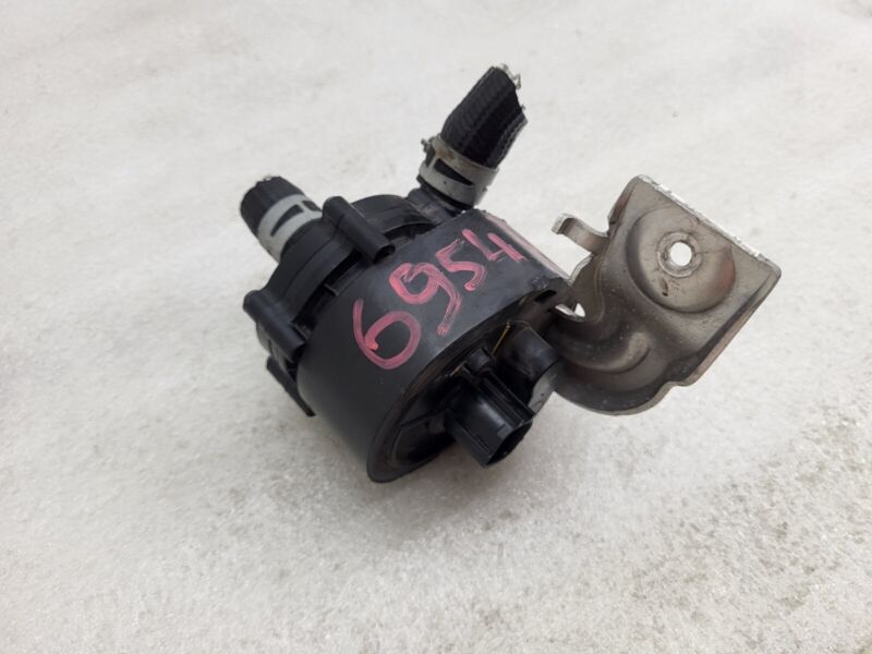 2016-2020 Tesla Model S X Cooling System Auxiliary Water Coolant Pump FWD Assy
