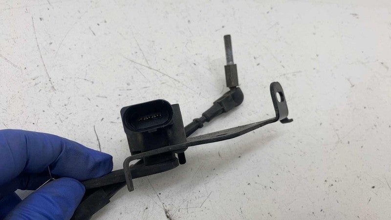 4KE941309D ⭕ 2019-2023 Audi e-Tron Rear Left Headlight Ride Height Level Sensor 4KE941309D