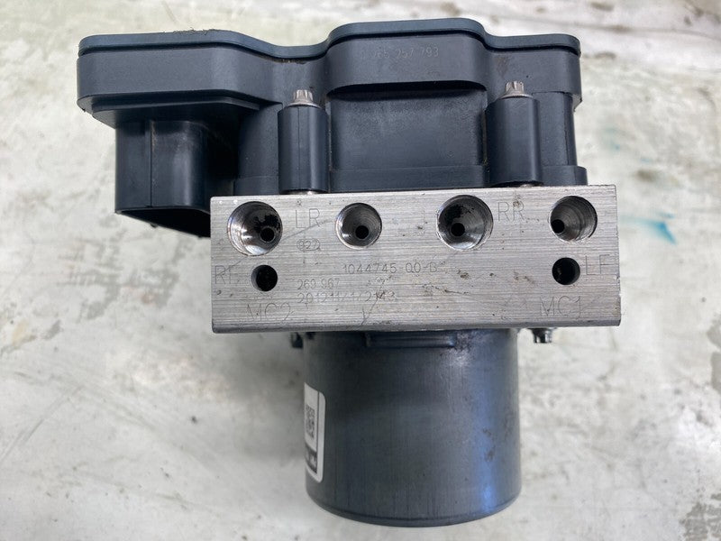 ⭕ 20-24 Tesla Model Y Anti-Lock ABS Brake System Pump Unit Module 1044