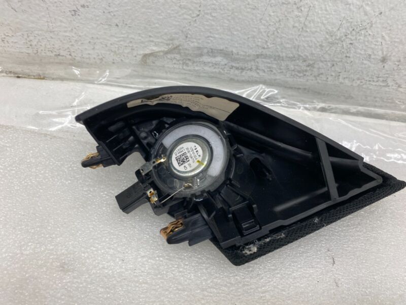 1095657 00 E ⭕ 2017-2023 Tesla Model 3 Front Audio Tweeter & Speaker Cover Left 1095657-00-E