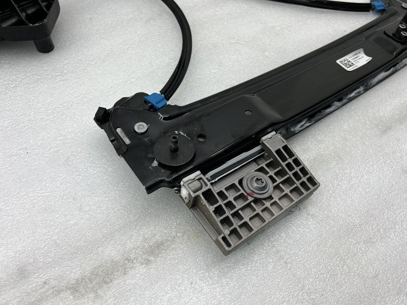 P11-C67040-04 ⭕2022-2024 Lucid Air Rear Right Side Window Regulator & Motor Assy P11-C67040-04