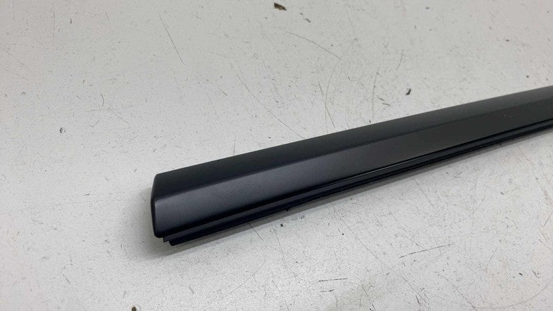 149571200D ⭕20-24 Model Y Front Passenger Door Window Outer Belt Seal Right RH 1495713-00-D