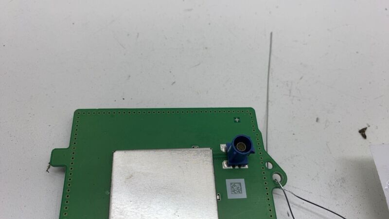 107973400C 17-23 Tesla Model 3 Y Triple Camera GPS Navigation Antenna Module 1079734-00-C