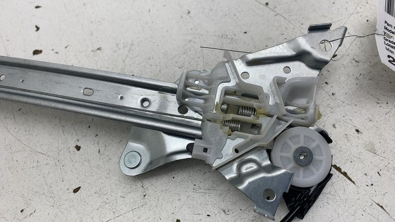 ⭕ 2023-2024 Toyota Prius Front Right Door Window Regulator & Motor 857