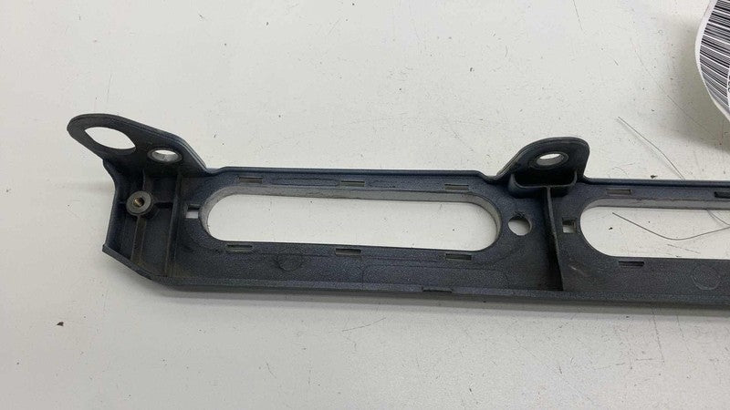 ⭕14-22 Range Rover Sport Front Right Fender Air Intake Duct Bracket CP