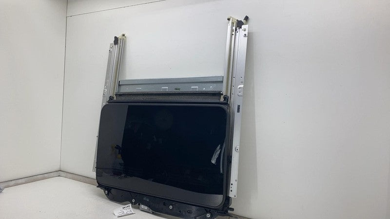 A 218 820 01 42 ⭕ 10-16 Mercedes-Benz E350 E-Class Panoramic Roof Glass Frame Track A2188200142