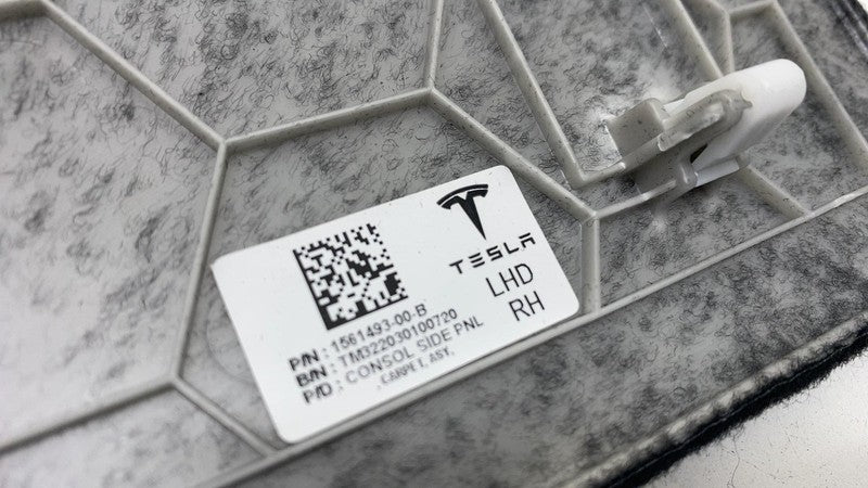 ⭕17-23 Model 3 Left & Right Center Console Carpet Trim 1561493-00-B/15