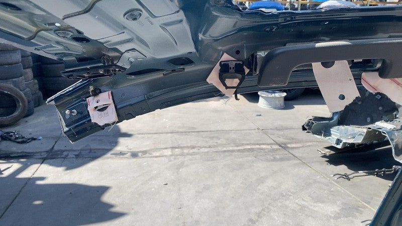 ⭕ 2024 Porsche Cayenne Right Center B-Pillar Body Rail Frame Structura