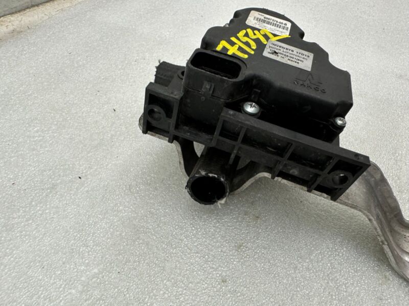 2012-2020 Tesla Model S Coolant Pump Cooling Valve Actuator 4-Way 6007370-00-B