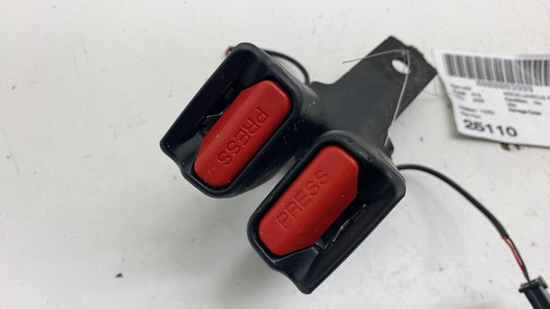 PT00040140C ⭕ 2022-2025 Rivian R1S Rear 3rd Row Center Seat Belt Safety Buckle PT00040140C