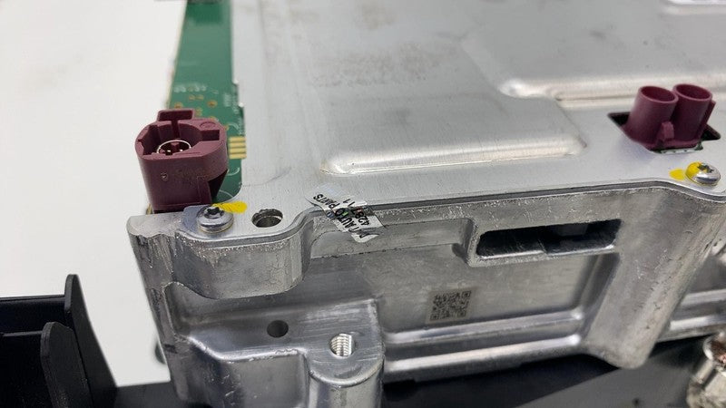168127100G 2017-2023 Tesla Model 3 MCU Media Control Unit Service Car Computer Module Assy