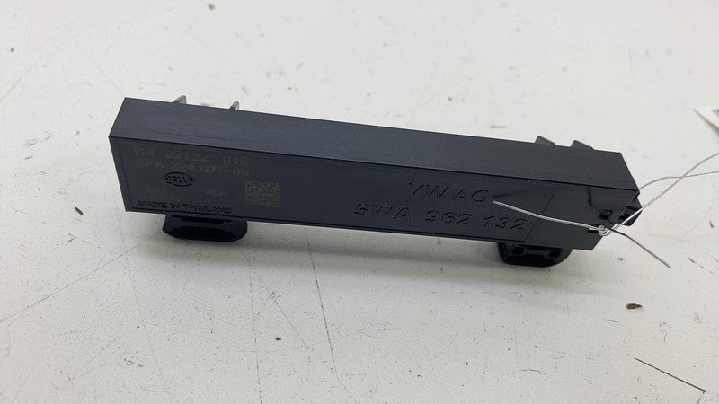 5WA 962 132 ⭕ 2021-2023 Volkswagen ID.4 Rear Keyless Entry Antenna Receiver Module 5WA962132