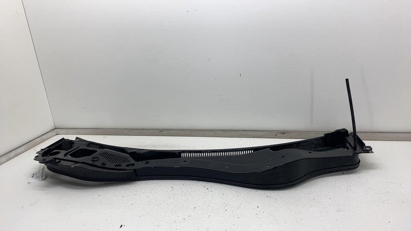 ⭕ 2017-2022 Maserati Levante Front Windshield Cowl Vent Trim Panel 670