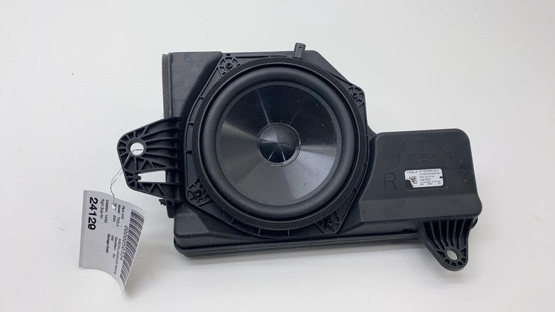 187899500C 2024 2025 Tesla Cybertruck Rear Right Radio Audio Speaker Sub Woofer 200MM Assy