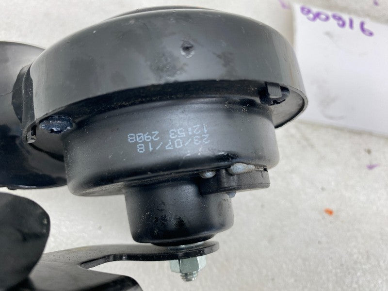 E1 0020046 ⭕2012-2020 Tesla Model S MS Seger Low Pitch Tone Horn 12V 410 Hertz with Bracket