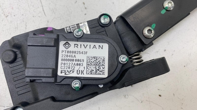 ⭕ 2022-2024 Rivian R1T R1S Front Accelerator Gas Pedal Assembly OEM PT