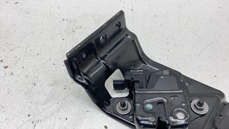 PT00003703H 2022 2023 2024 Rivian R1S Rear Passenger Side Liftgate Latch Lock Actuator Right