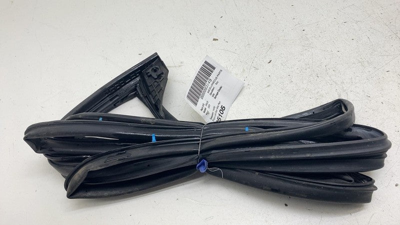 6786247070 ⭕ 23-25 Toyota Prius Front Left Door Window Weatherstrip Rubber Seal 84040-47160