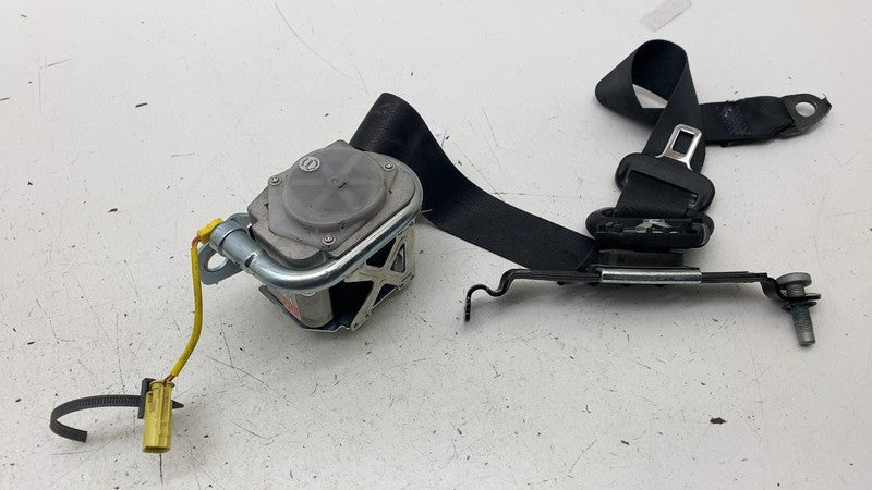 ⭕ 2011-2018 Jeep Wrangler Front Driver Side Seatbelt & Retractor Left LH Assy