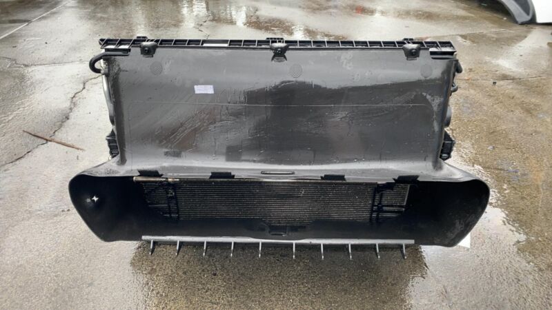 7P0 121 207 A 2011-2018 Porsche Cayenne Engine Radiator Cooling Fan Motor A/C Condenser Assy