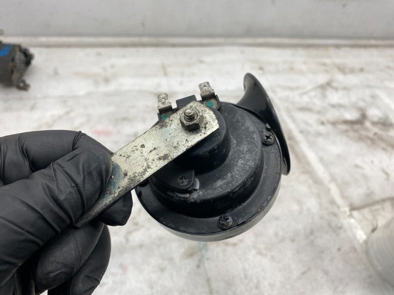 A050690 ⭕ 2012-2020 Tesla Model S MS Seger High Pitch Tone Horn 12V 510 Hertz w/ Bracket