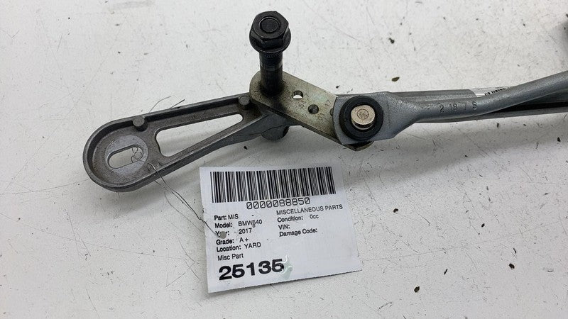 ⭕ 17-20 BMW 540i  Front Windshield Wiper Motor & Transmission Linkage 