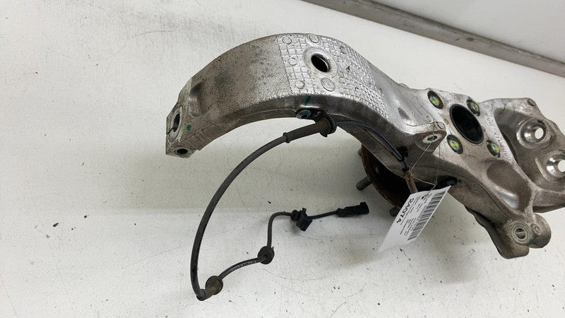 600701800C 12-15 Model S Front Right Spindle Knuckle w/ Wheel Hub & Sensor RWD 6007018-00-C