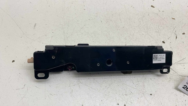 ⭕ 2017-2023 Tesla Model 3 M3 WiFi Bluetooth Antenna Control Module 158