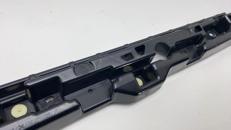 ⭕ 18-22 BMW 530e Front Right Skirt Rocker Molding Panel Support Mount 