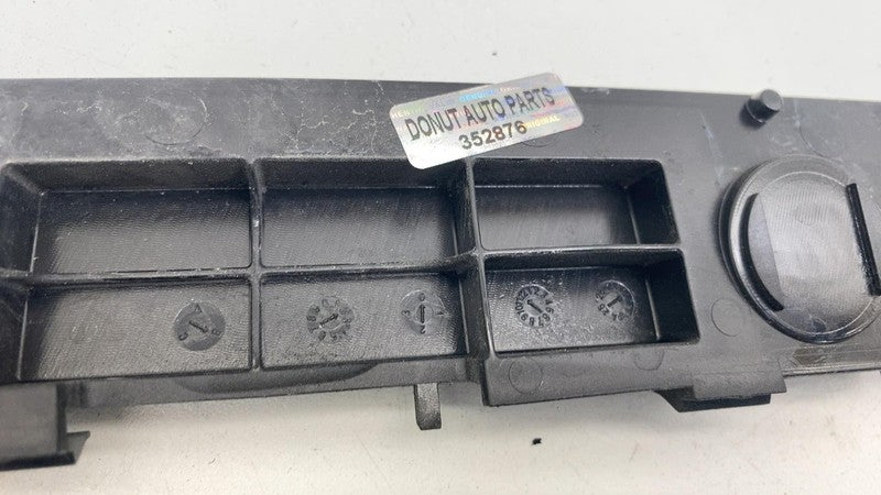 108399000K ⭕ 2017-2023 Model 3 Rear Left Retainer Wing & Tail Light Bracket LH 1083990-00-K