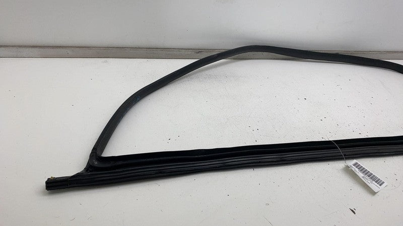 191098400D ⭕ 24-25 Model 3 Front Right Primary Body Weatherstrip Rubber Seal 1910984-00-D