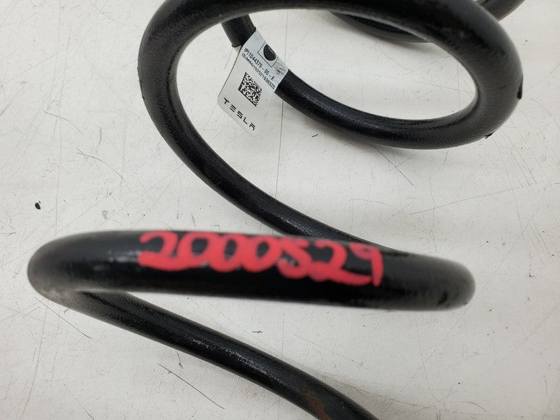 ⭕ 17-23 Model 3 Front Driver Side Suspension Strut Coil Spring Left 10