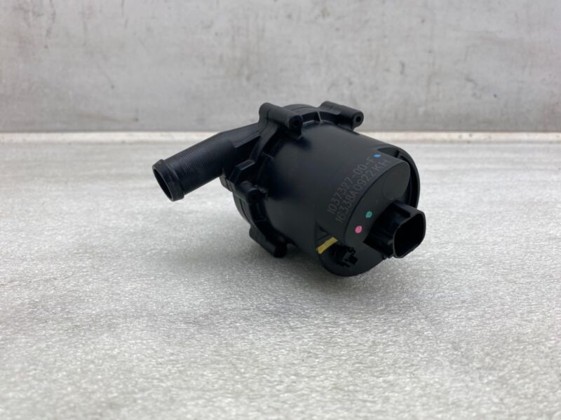 2016-2020 Tesla Model S X Cooling System Auxiliary Water Coolant Pump FWD Assy