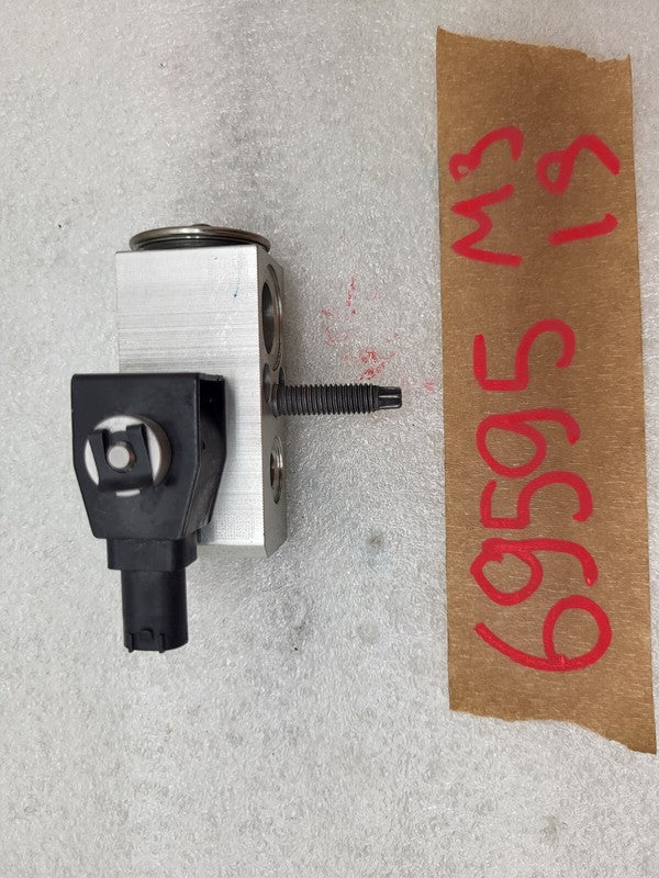 1101878 00 A ⭕ 17-23 Tesla Model 3 M3 TXV A/C HVAC Heater Core Valve Tube Sensor 1101878-00-A