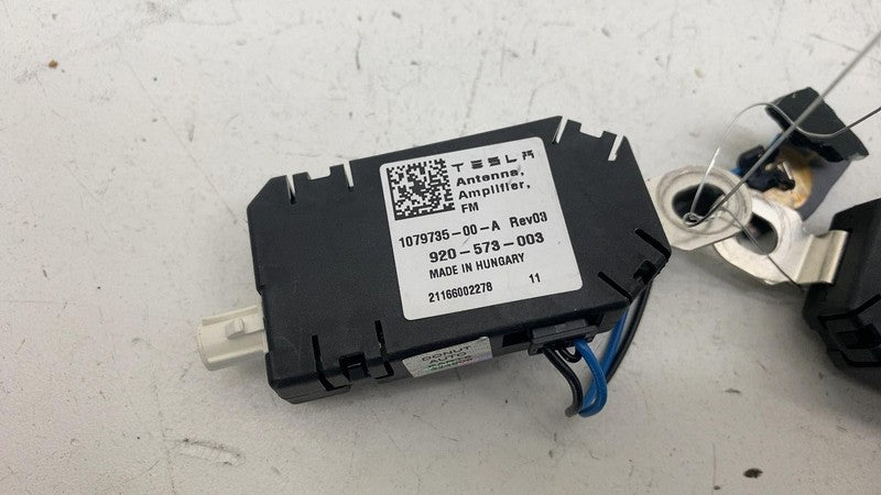 ⭕ 2025 Tesla Model Y MY Infotainment Antenna Amplifier AMP Radio FM 10
