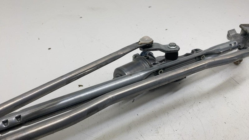 68229327AC ⭕ 17-25 Chrysler Pacifica Front Windshield Wiper Linkage & Motor OEM 68229327AC