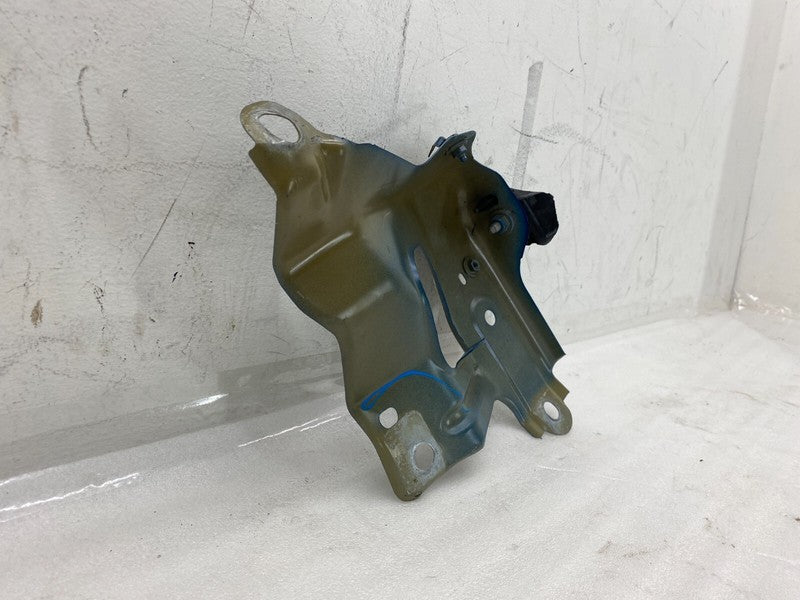 ⭕2020-2024 Tesla Model Y Front Passenger Side Fender Mount Support Bra