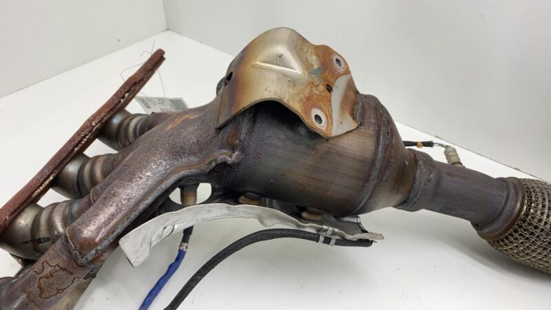 2013-2018 Ford C-Max 2.0L Exhaust Manifold Pipe Assembly