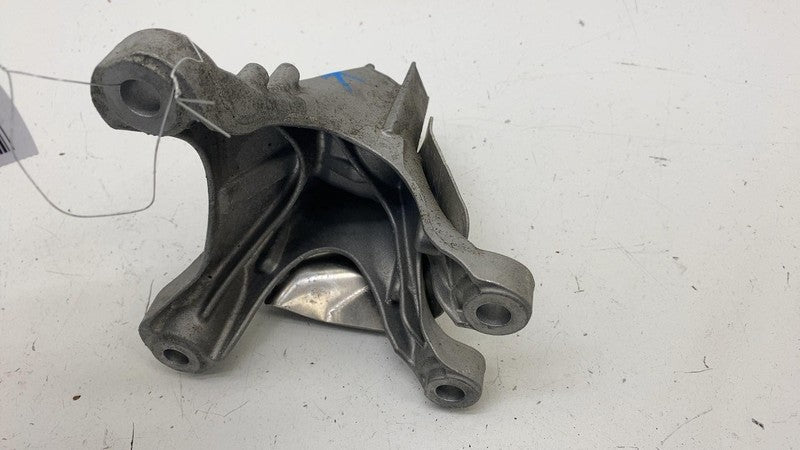 6485315-03 ⭕ 2021 BMW 530e Passenger Side Engine Support Bracket Clamp Right RH OEM 6870756